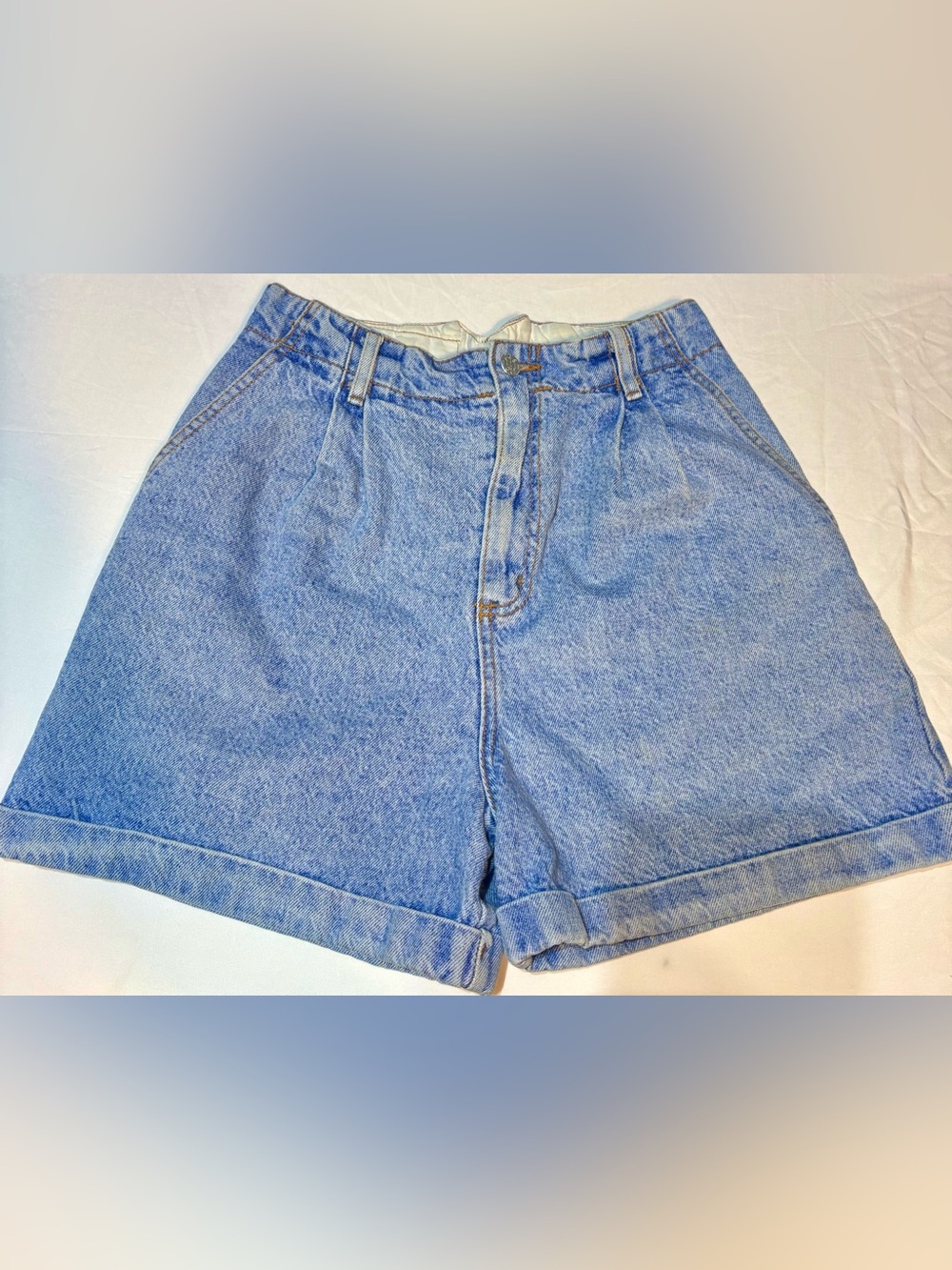 BONGO Light Wash High-Rise Jean Shorts